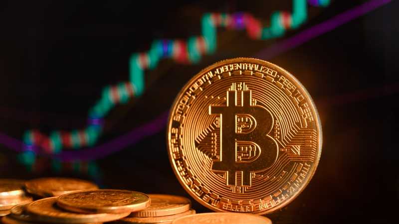 Bitcoin dépasse 30k$, LINK, APT, MATIC mènent la danse